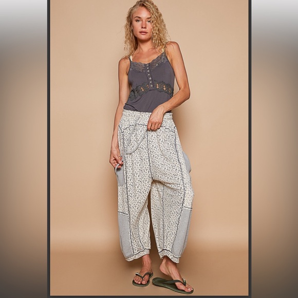 ๐ค288 โค๏ธPOL oversized floral pants - Picture 4 of 6